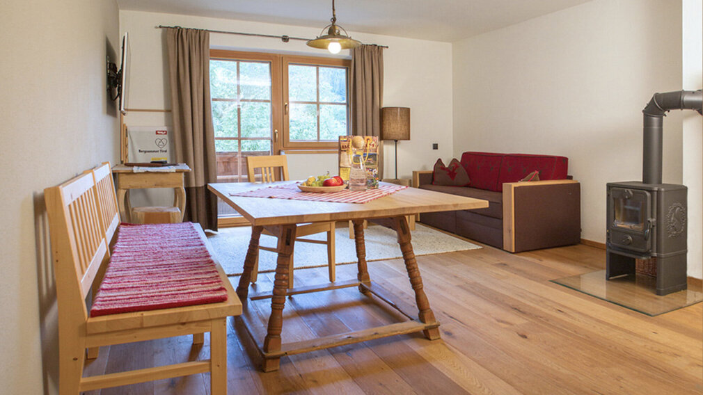 wohnzimmer appartement zirbe innerthal
