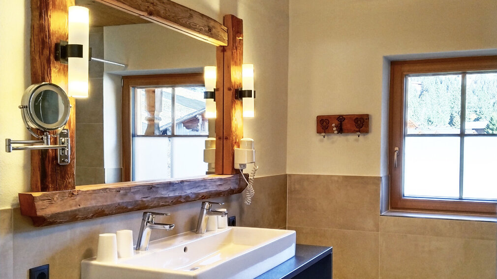 badezimmer im appartementhaus innerthal