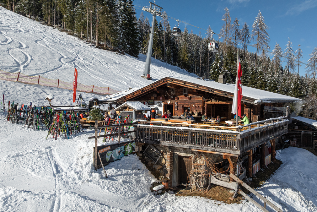 mit schwung zu den kasspatzln in der boeglalm